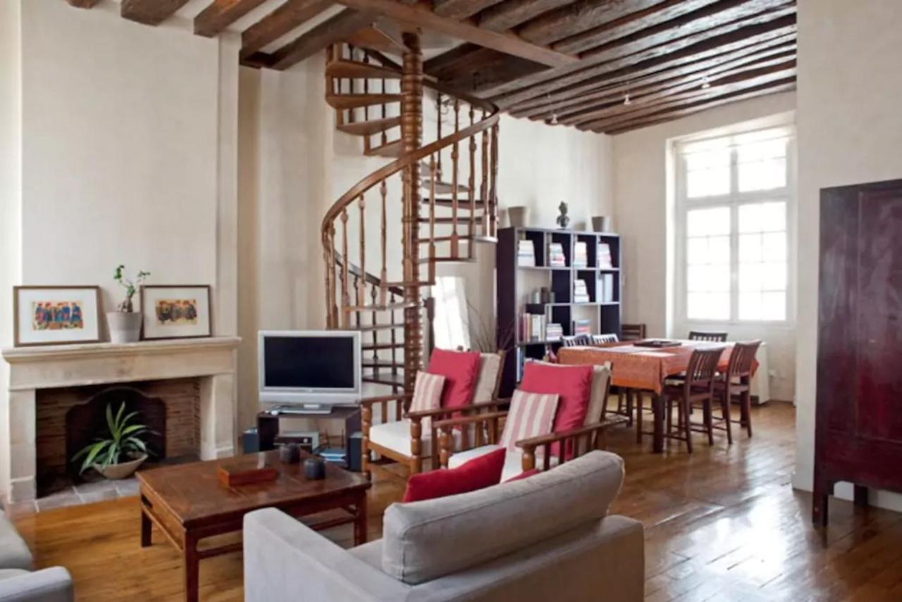 Apartamento Charming Cosy Triplex In Trendy Marais París Exterior foto